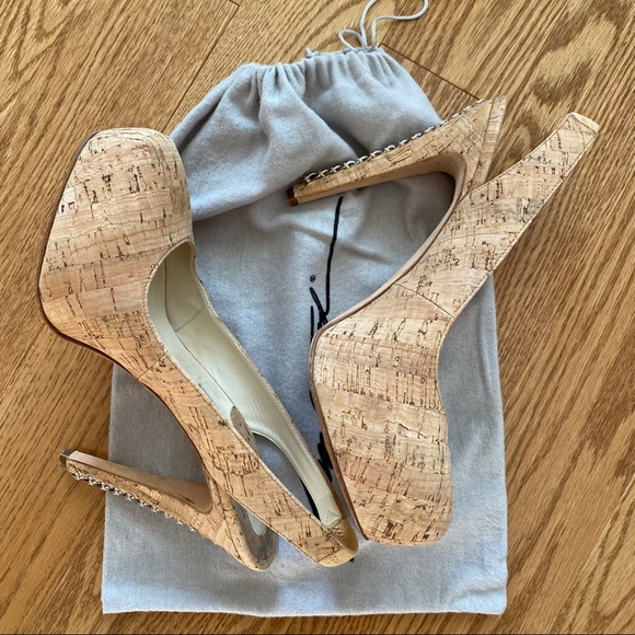 Brian Atwood ‘Milena’ chain heel pump - Picture 2 of 7